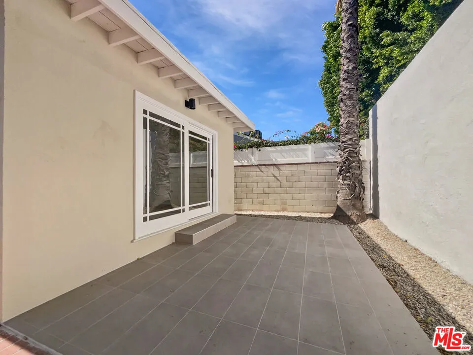 5736 Vantage Avenue, Valley Village, California 91607 home-pic-25